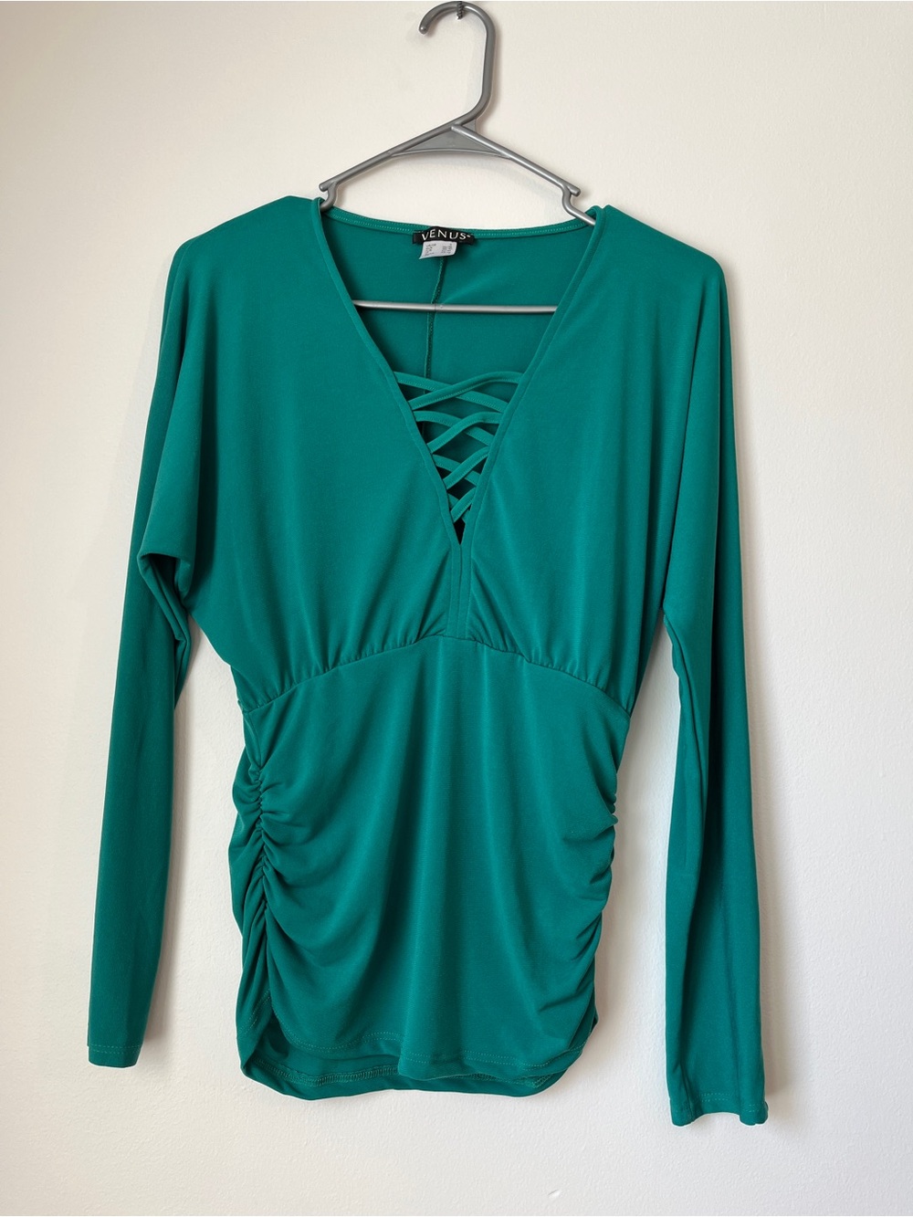 VENUS women’s Green V-Neck Long Sleeve Ruched Blouse Top size S Stretch Pullover